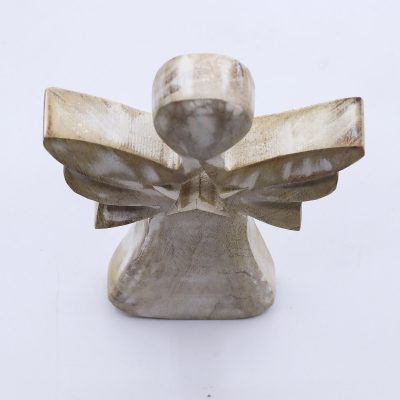 Leseni angel z izrezano zvezdo – pobeljen mangov les (18 cm)