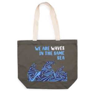 Platnena torba s tiskom We are Waves – Siva (38x45 cm)